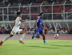 Persib Tekuk Bhayangkara 4-2, Hodak Puji Mental Juara