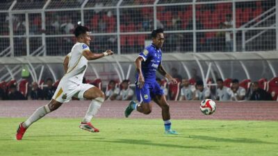 Persib Tekuk Bhayangkara 4-2, Hodak Puji Mental Juara